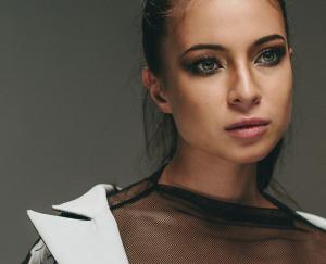 Jesienno-zimowe trendy w beauty według Pinteresta: grunge-glam makijaż i iprzytulne zapachy